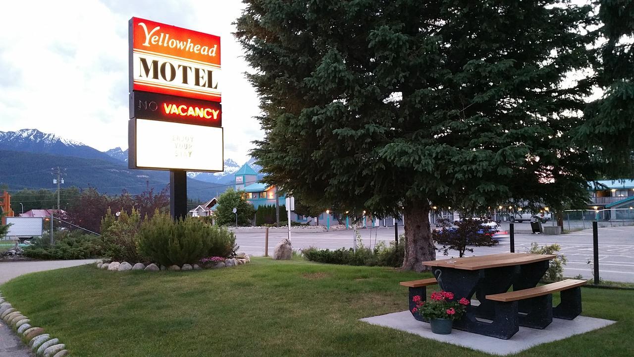 Yellowhead Motel Valemount Exteriör bild
