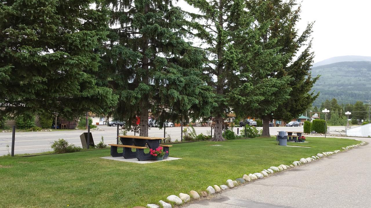 Yellowhead Motel Valemount Exteriör bild