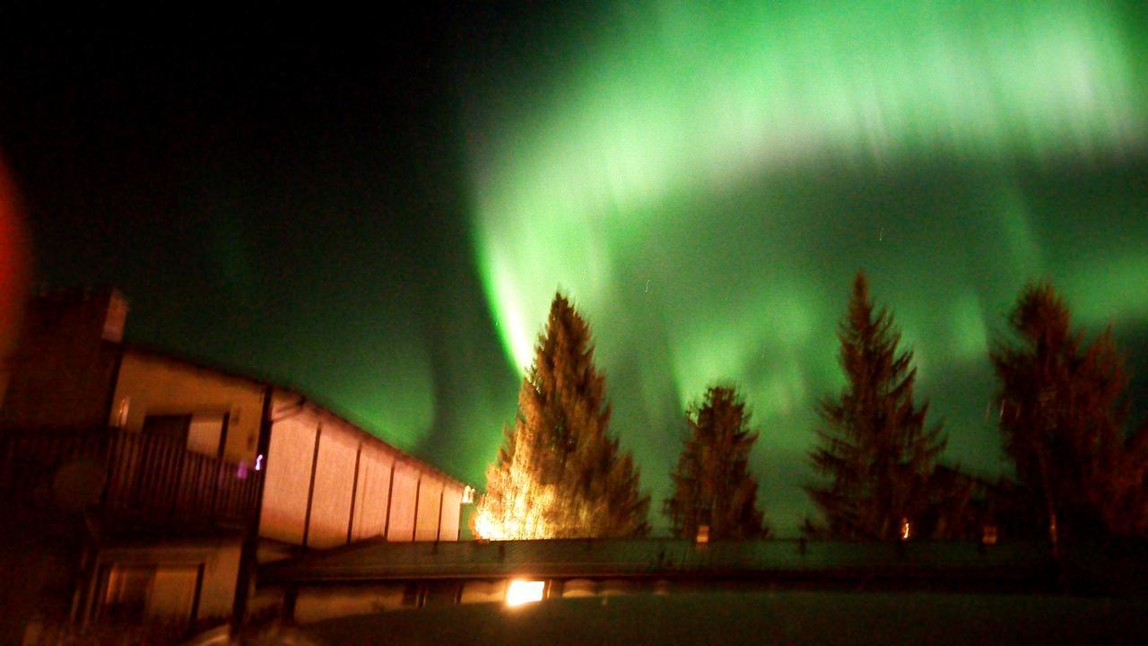 Yellowhead Motel Valemount Exteriör bild